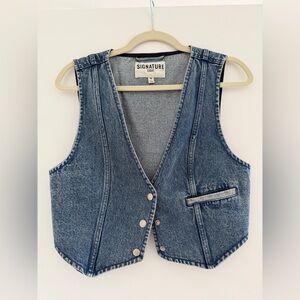 Signature Eight Denim Cropped Vest